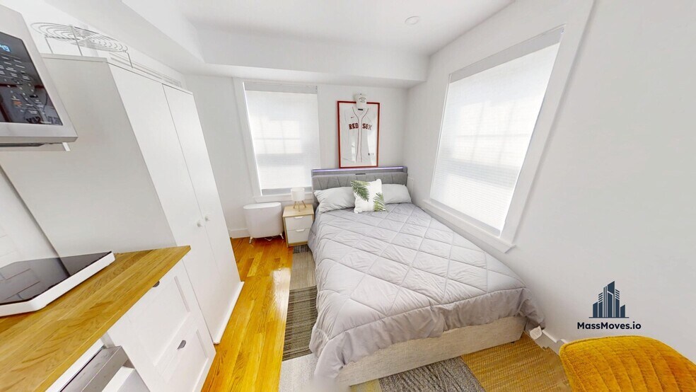 Building Photo - 36 Shepard St