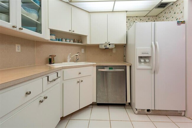 Building Photo - 4020 Galt Ocean Dr