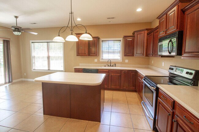 Building Photo - 5305 Chamois Dr