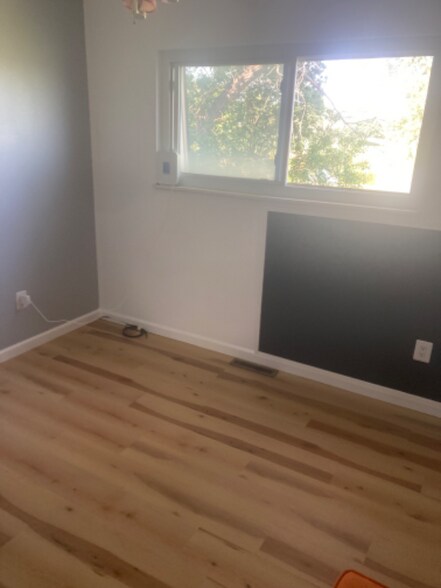 Building Photo - 216 Cypress Cir
