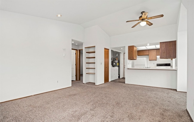 Building Photo - 2324 Valencia St