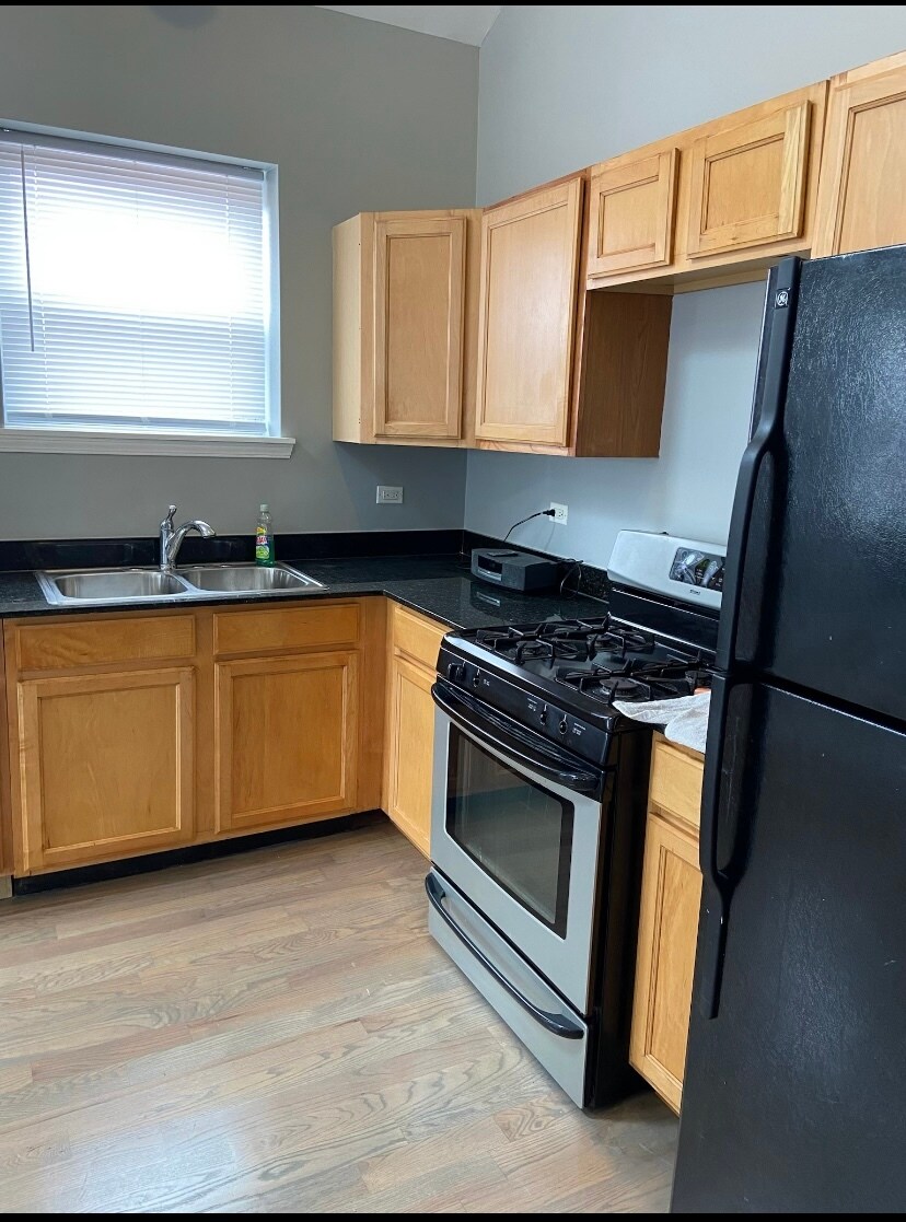 Building Photo - 3052 W Flournoy St