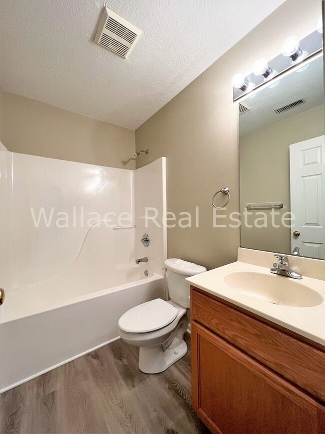 Building Photo - FOUNTAIN CITY:  2 BEDROOM, 2 BATHROOM CONDO IN MAPLE CHASE
