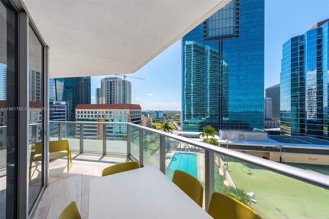 Building Photo - 1300 Brickell Bay Dr