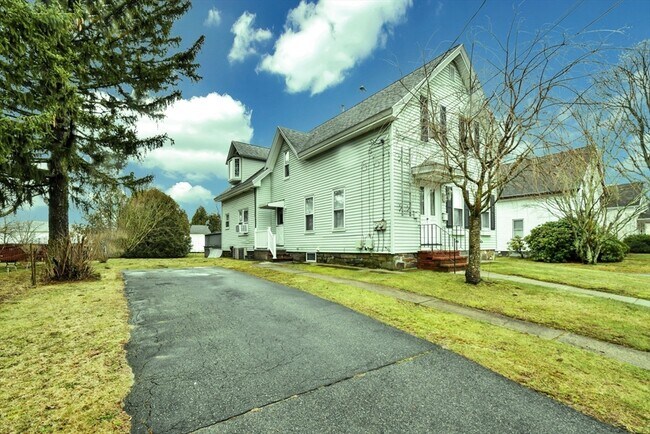 Building Photo - 37 Wilbur St