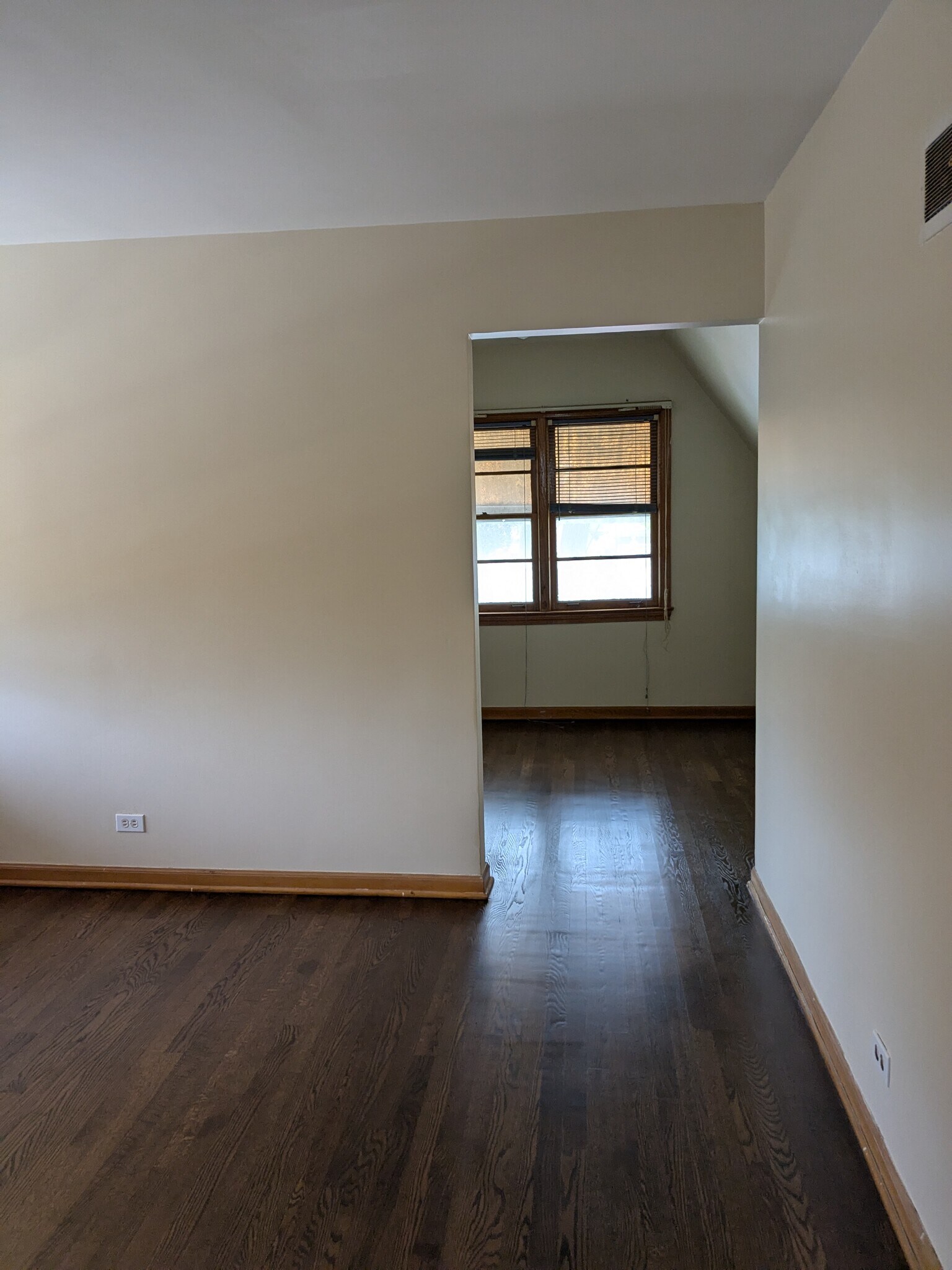 Building Photo - 2345 N Rutherford Ave