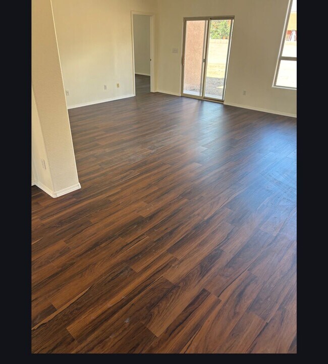 Building Photo - Beautiful floors