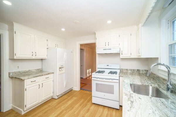 Building Photo - 33 Jackson Rd