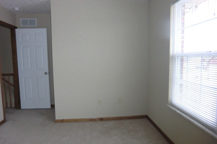 Building Photo - 7521 Waterford Pl