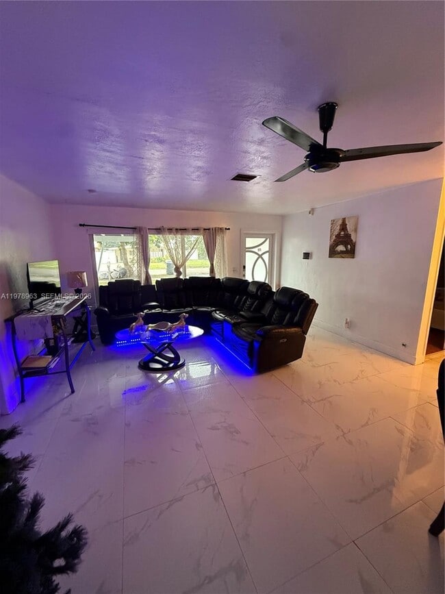 Building Photo - 710 N 66 Terrace