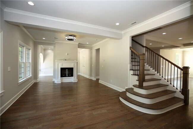 Building Photo - 957 Briarcliff Rd NE