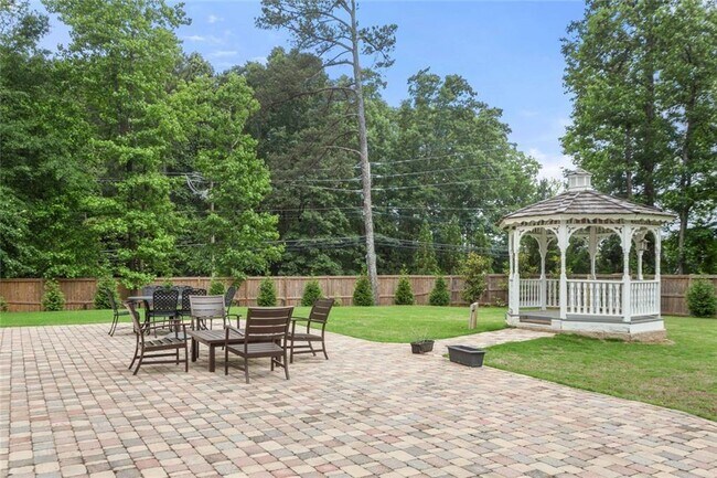 Building Photo - 415 Lyerly Pointe