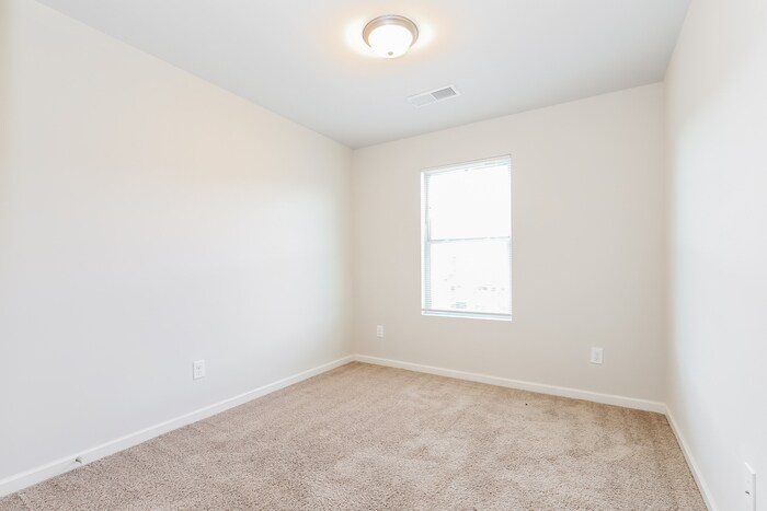 Building Photo - 1956 Old Dogwood