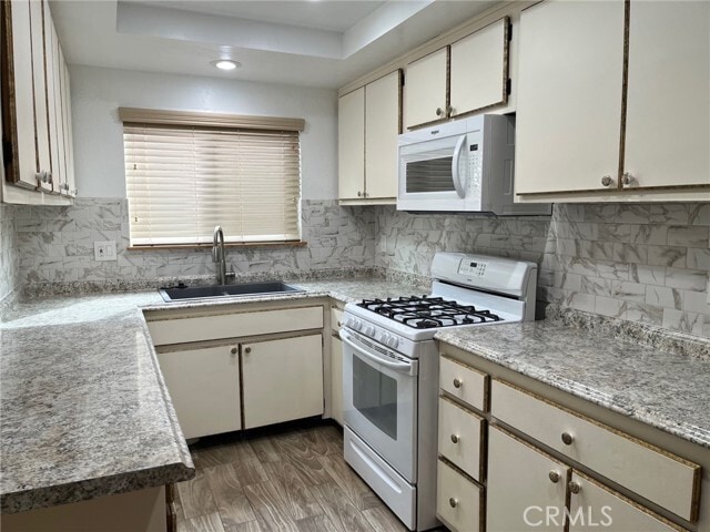 Building Photo - 32948 Lillian Rd