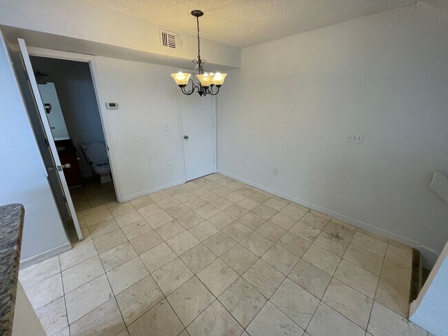 Building Photo - 409 Fountainhead Cir