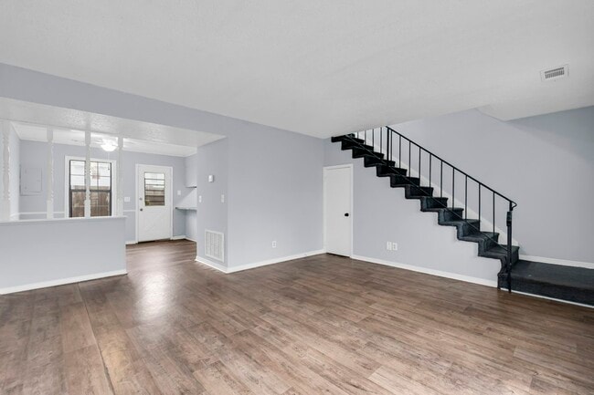 Building Photo - 319 11th St N