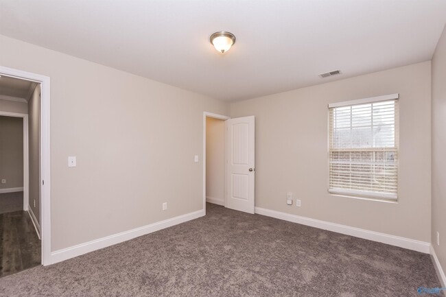 Building Photo - 139 Bermuda Lakes Dr