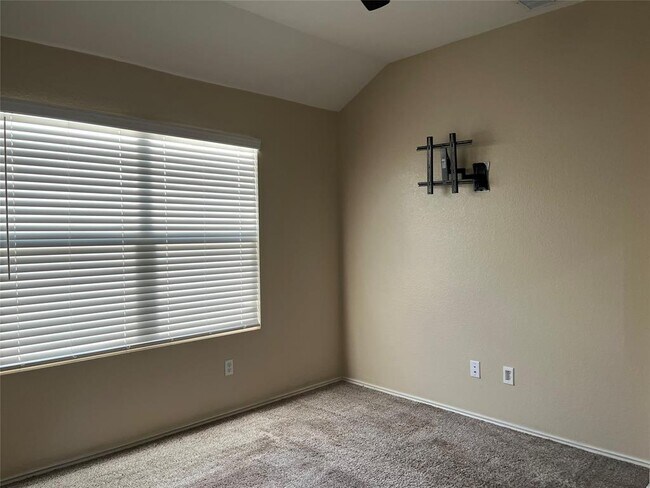 Building Photo - 104 Granville Ct