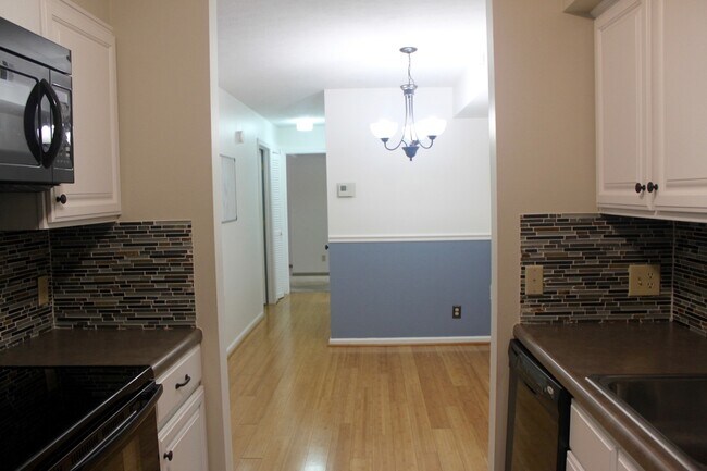 Building Photo - 2BR 2 Full Bath Condo with Modern Upgrades – Near Downtown Harrisonburg!