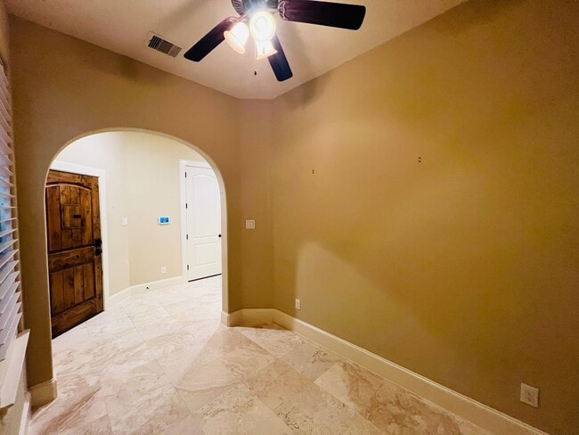 Building Photo - 4310 Floyd St