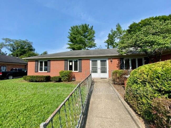 Building Photo - 6110 Munsee Ln