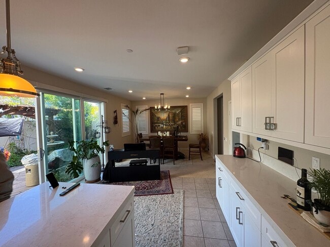 Building Photo - Elegant 3BR/2.5BA Condo in Carlsbad
