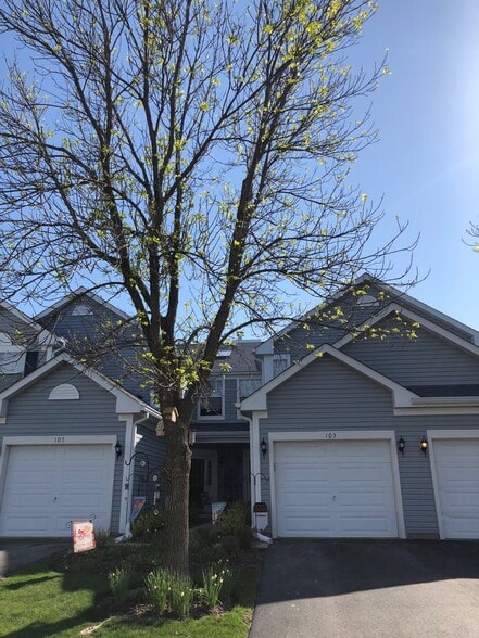 Front - 103 Capella Ct