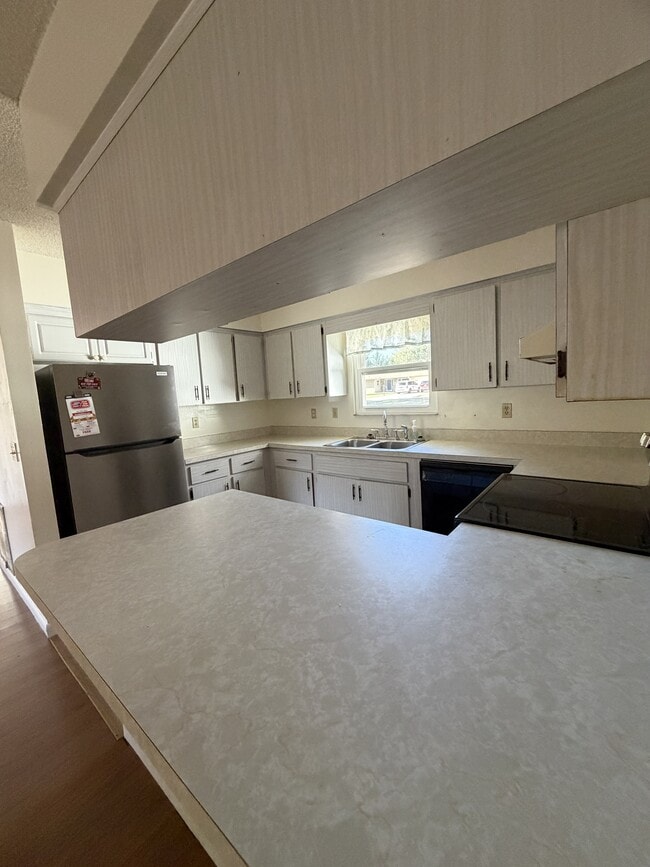 Building Photo - 608 Bahia Dr