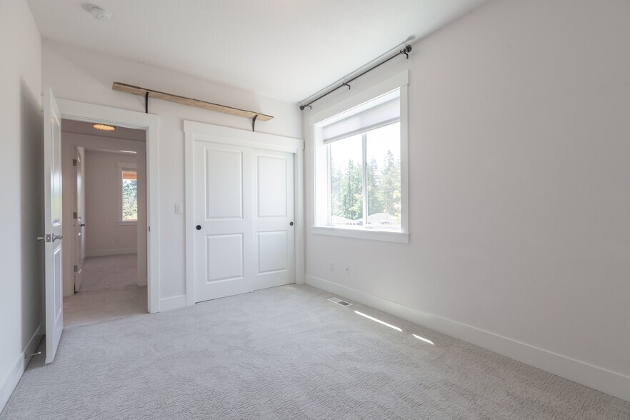 Bedroom - 3352 NE Spruce Dr