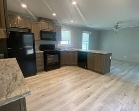 Building Photo - 518 Murray Dr