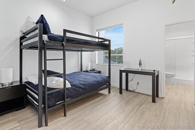 Building Photo - 5190 Lake Catalina Dr