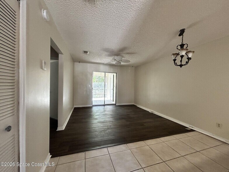 Building Photo - 3051 Sir Hamilton Cir