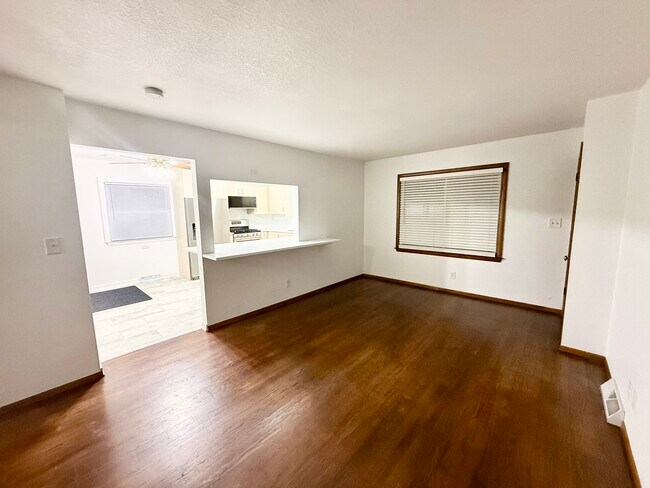 Building Photo - 4535 40th Ave