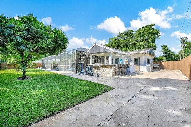 Building Photo - 836 Orchid Dr