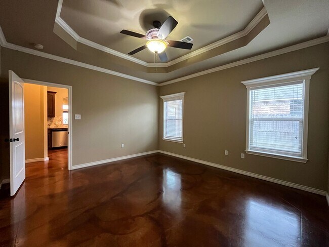 Building Photo - 3 Bedroom Single Family Home
