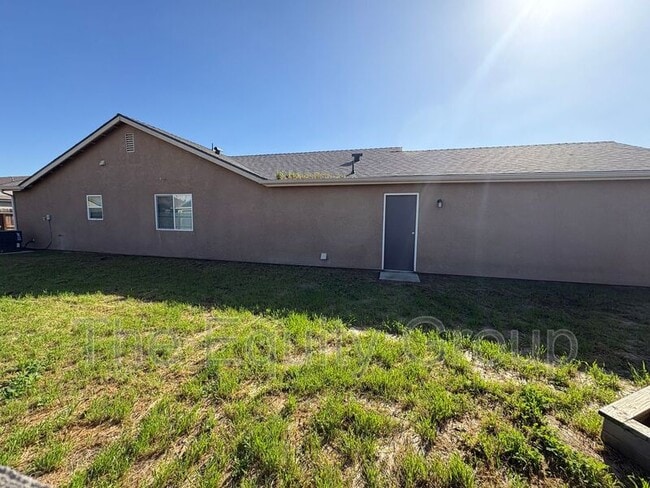 Building Photo - 717 W Perez Ave