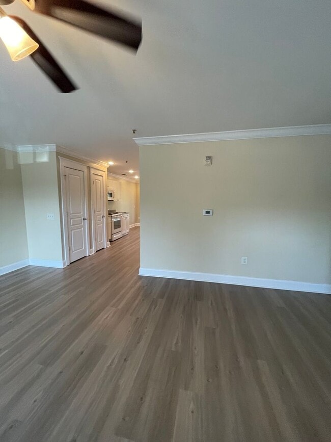 Building Photo - 15-1512 Dukes