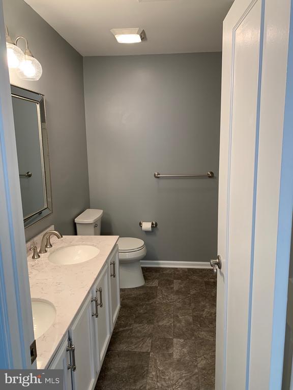 Building Photo - 809 Willings Way