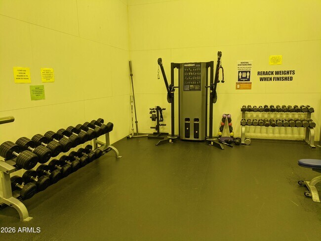 Building Photo - 1321 N Jamaica Way