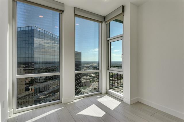 Building Photo - 500 Throckmorton St