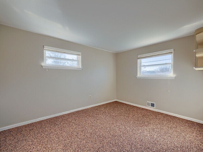 Building Photo - 3 Bedroom Ranch in Camp Hill