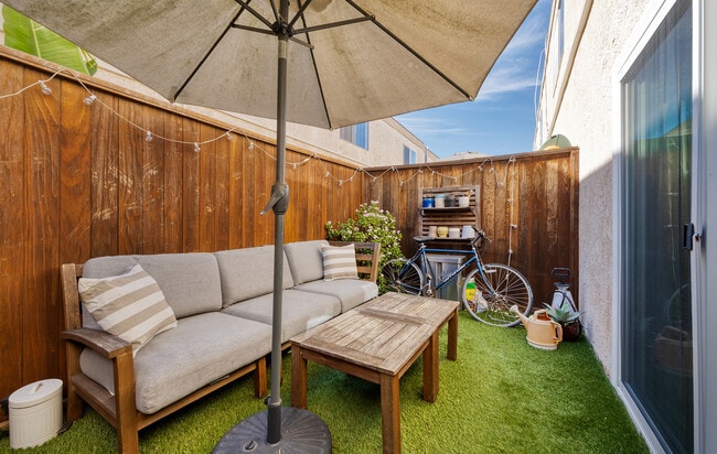 Building Photo - 2628 Kansas Ave