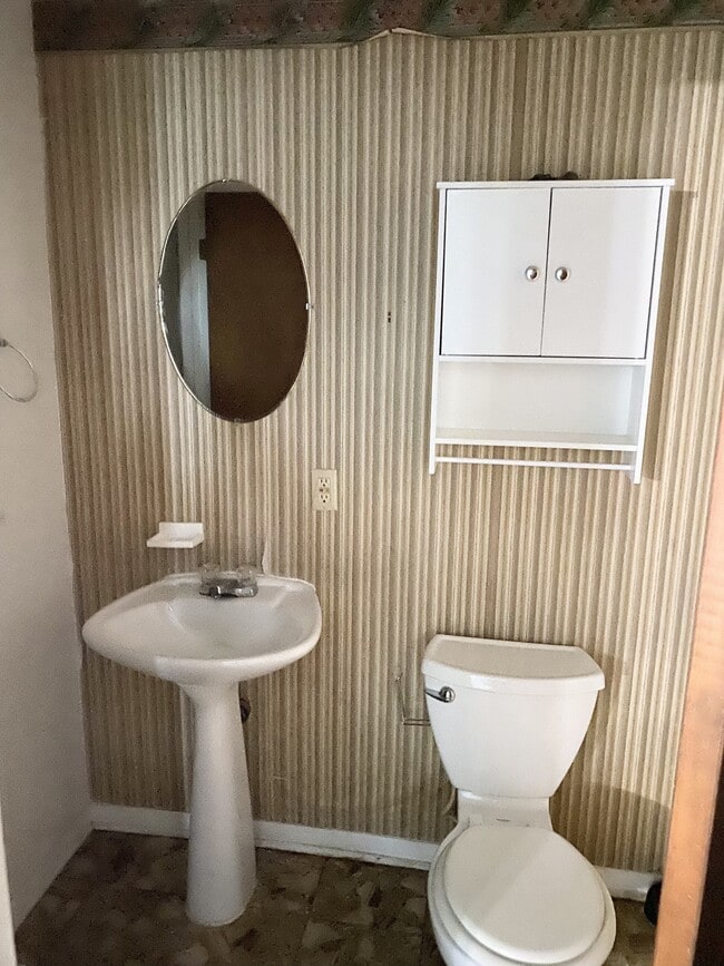 Building Photo - 1030 S 18th St