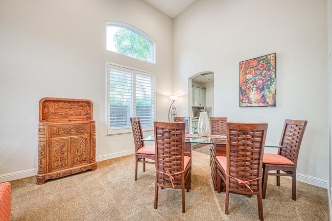 Building Photo - Spacious Home on Oversized Lot with Pool and Solar!