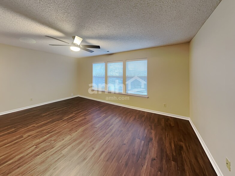 Building Photo - 10868 Delphi Dr