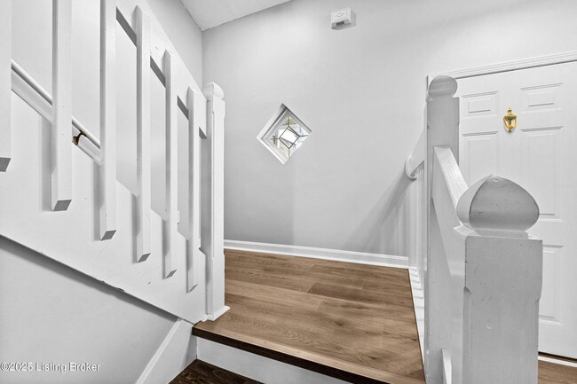 Building Photo - 11001 Bay Run Dr