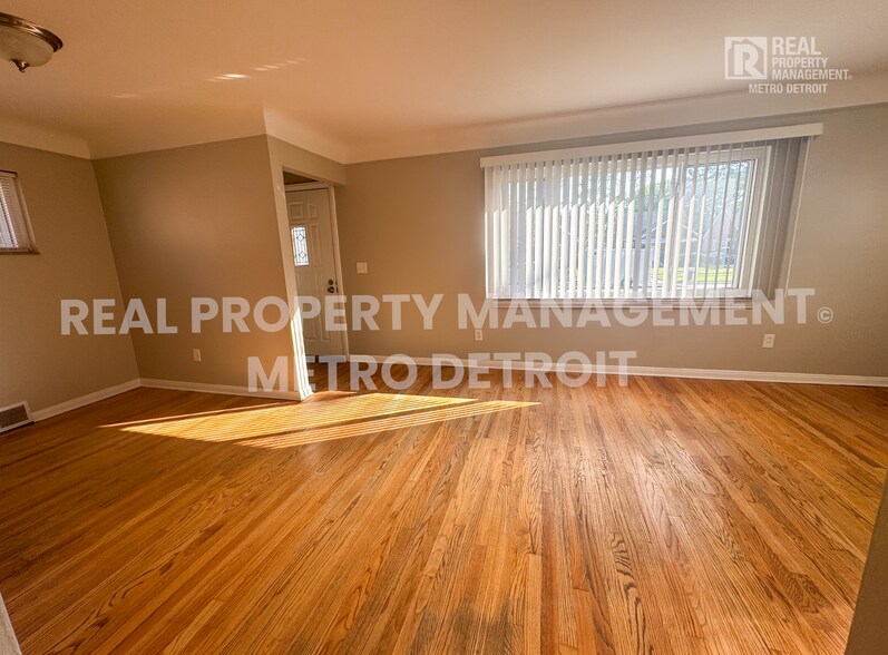 Building Photo - 19645 Woodmont St