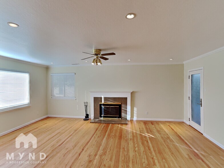 Building Photo - 2522 Buena Vista Ave