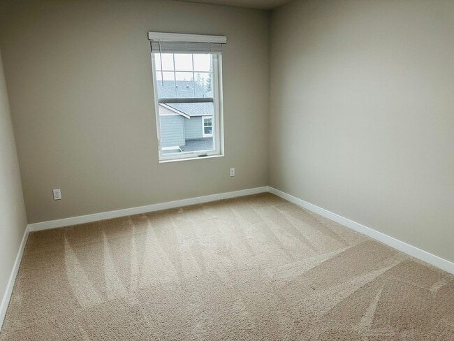 Building Photo - SHORT TERM LEASE OFFER - Newer 3-Story 3 Bedroom DR Horton Home in Lake Stickney/Everett -