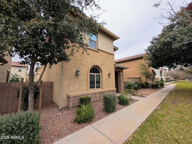 Building Photo - 923 S Osborn Ln